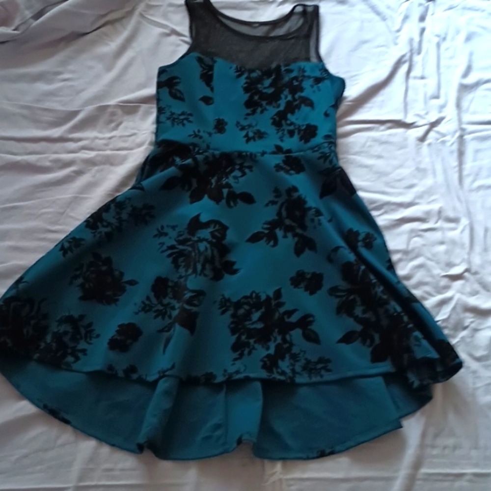 Brand new with tags size M sark teal Francesca's party dress
